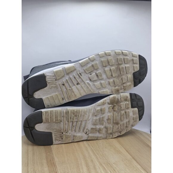 Size 9.5 - Nike Air Max Tavas Gray Athletic Shoes Sneakers - Picture 7 of 8